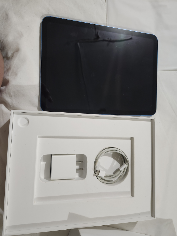 New Apple iPad 10th Generation - photo 2