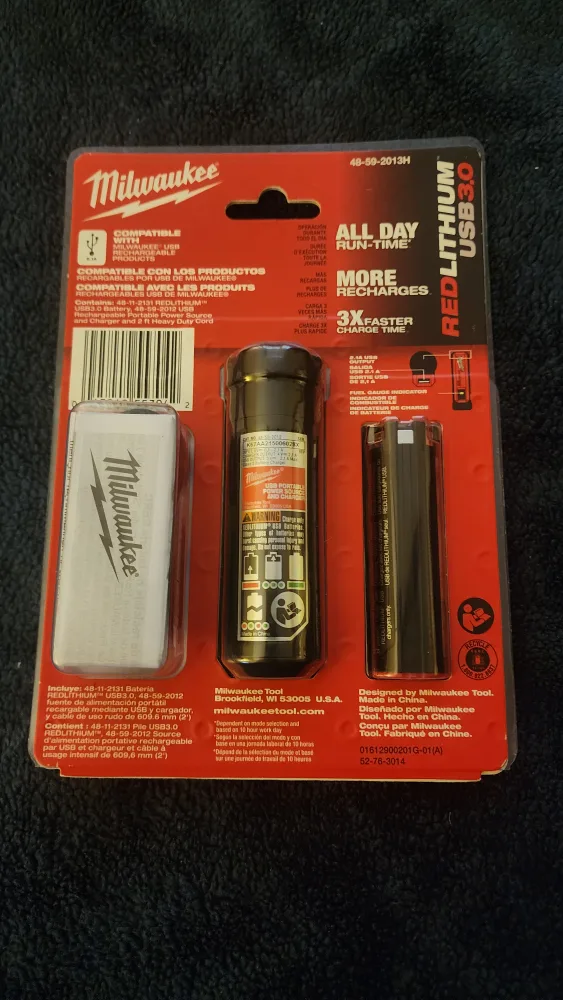 Milwaukee REDLITHIUM USB 3.0 Battery & Charger thumbnail