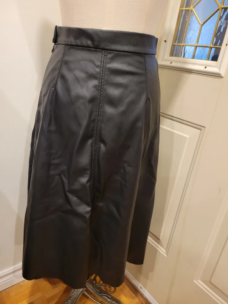 Women's size 8 H&M image indicator(2)