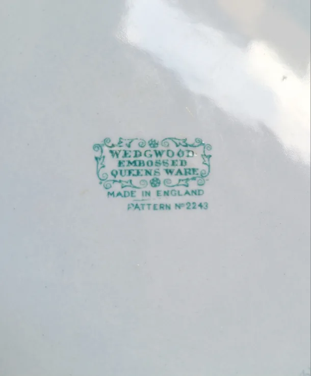 Set of 21 pieces of Wedgwood Embossed Queens Ware Plates image indicator(2)