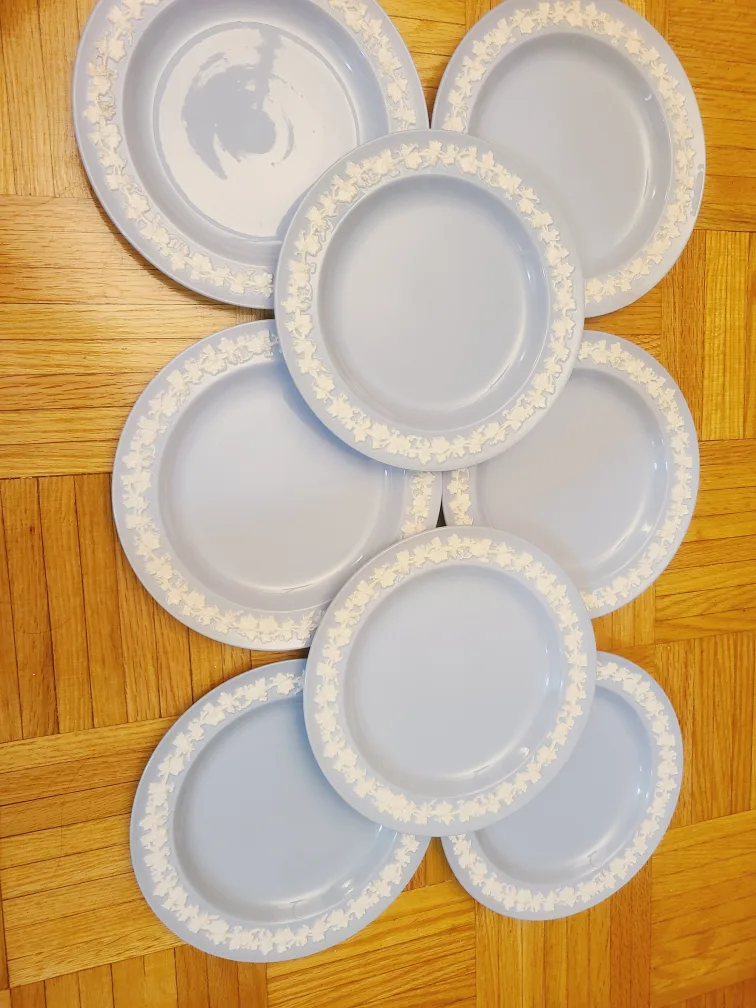 Set of 21 pieces of Wedgwood Embossed Queens Ware Plates image indicator(5)