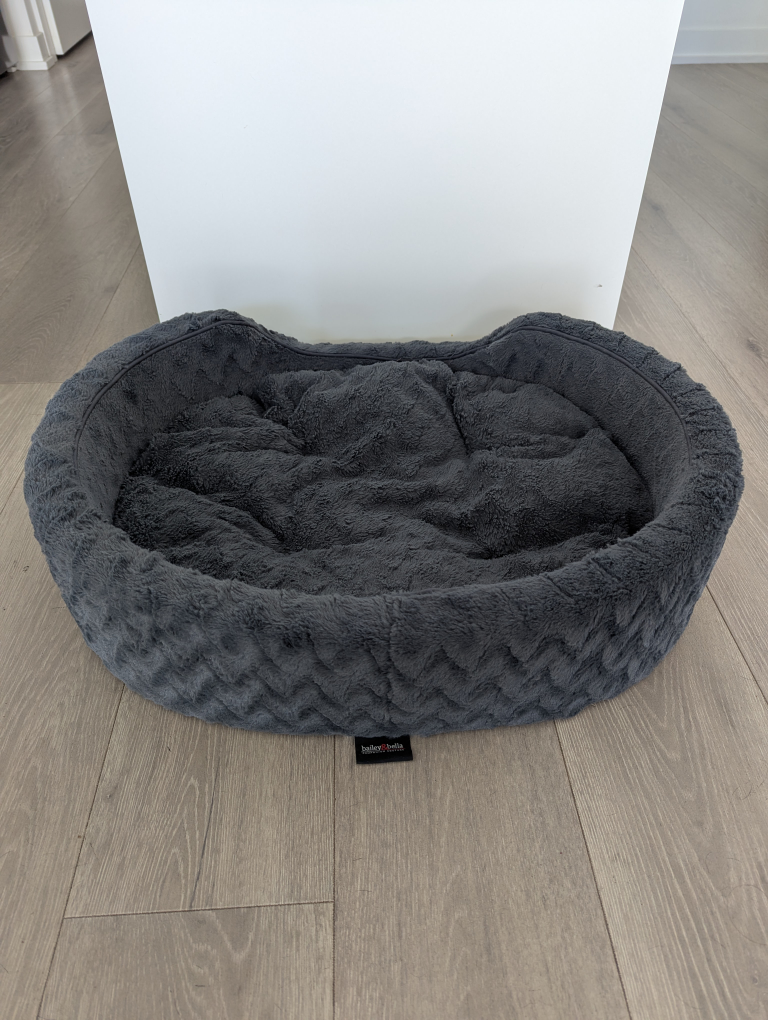 Bailey & Bella Pet Bed - Super Comfy! - photo 2