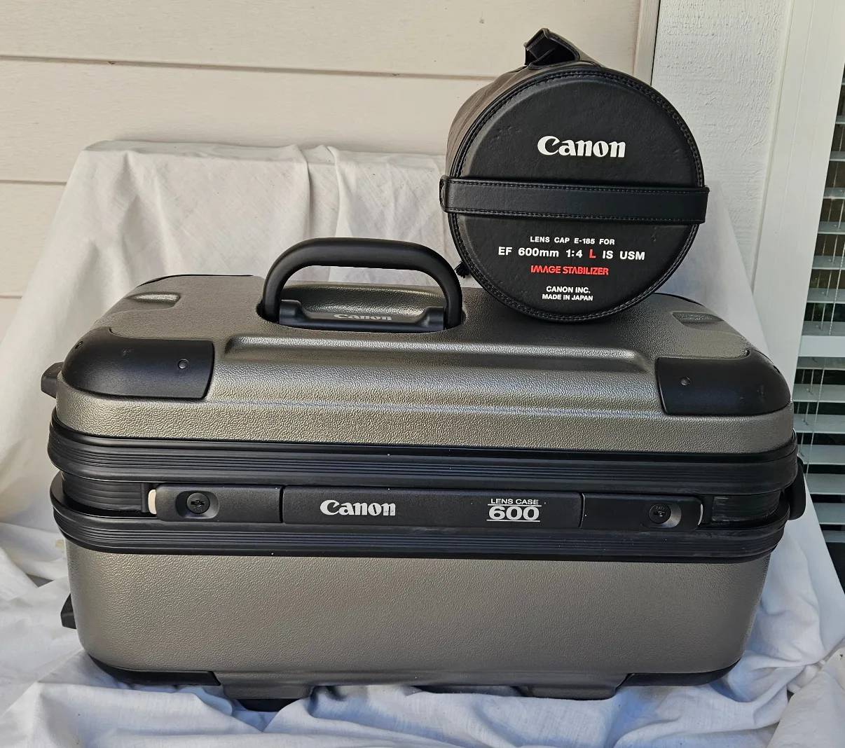Canon Hard-Shell Case for 600mm 1:4 L IS USM Lens thumbnail