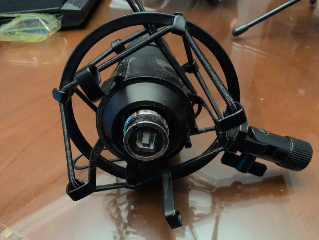 Maono Condenser Microphone - Black image indicator(2)