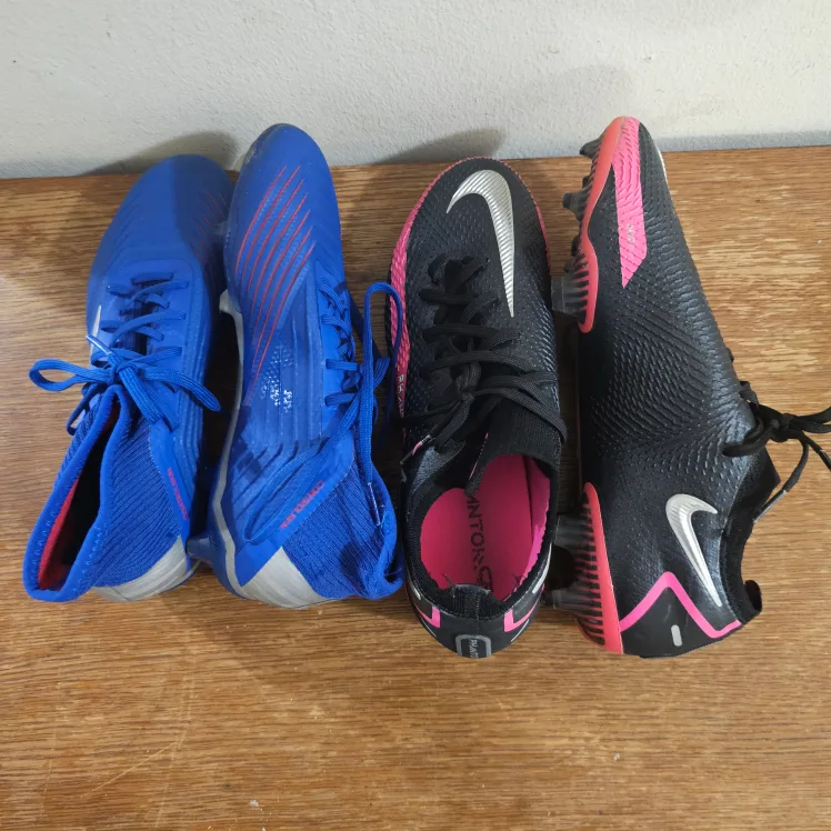 Adidas Predator & Nike Phantom Soccer Cleats each 7$ image indicator(2)