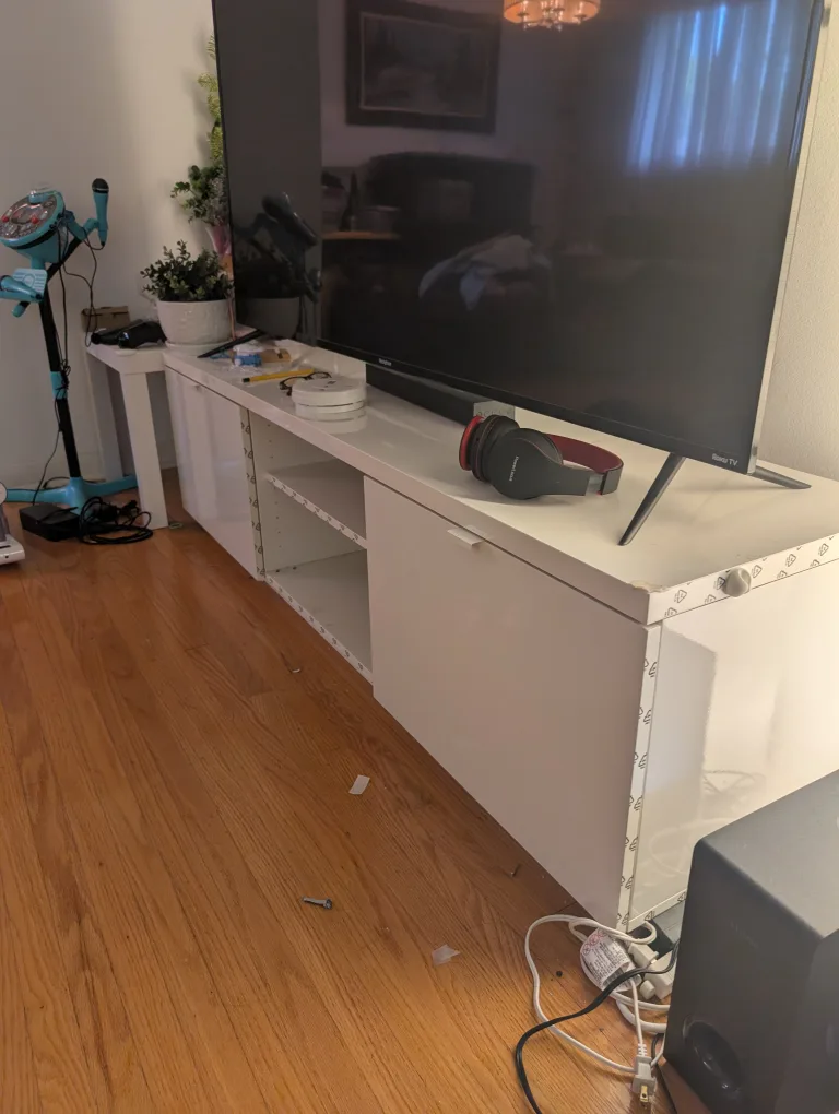 Storage contents for sale Sunday August 23rd image indicator(3)