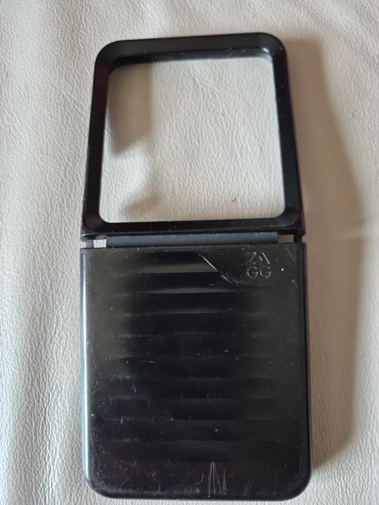 ZAGG Bridgetown Samsung Galaxy Z Flip5 Case image indicator(2)