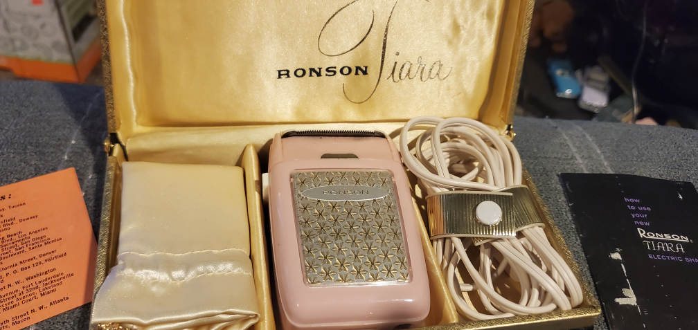 Vintage  Ronson Tiara Electric Shaver