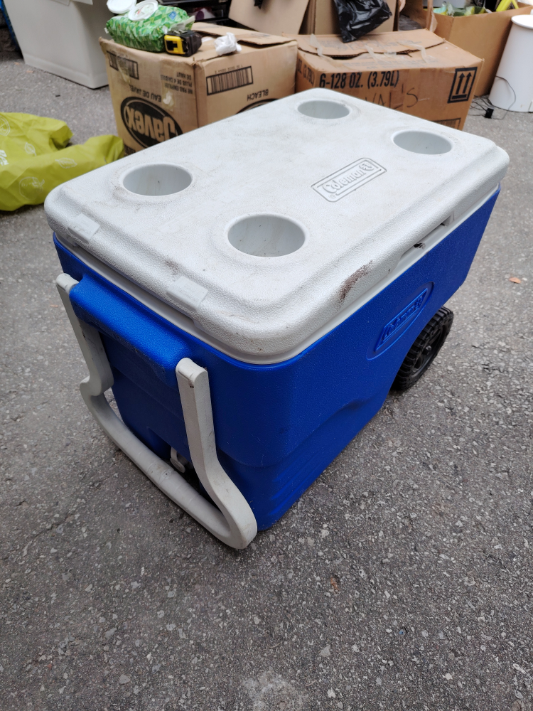 Coleman Wheeled Cooler - Blue & White