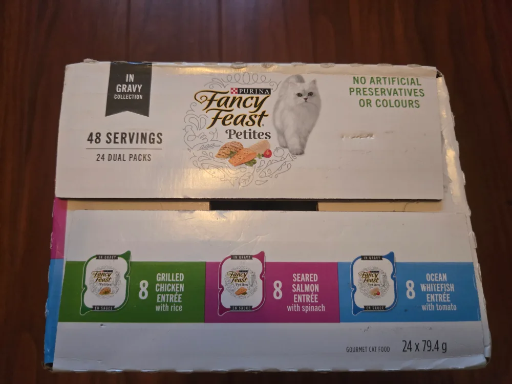 Wet Cat Food Bundle w/BNIB Fancy Feast Petites Variety Pack image indicator(4)