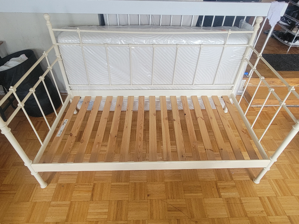 Urgently selling Ikea metal Daybed Frame - White - photo 4