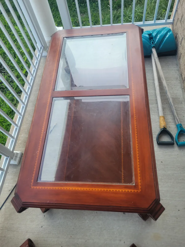 Solid wood coffee table and side table with glass top image indicator(10)