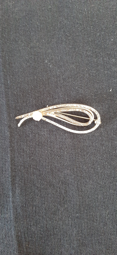 Vintage Silver Tone Brooch with Pearl accent