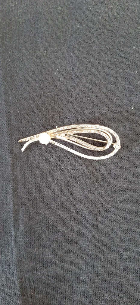 Vintage Silver Tone Brooch with Pearl accent thumbnail