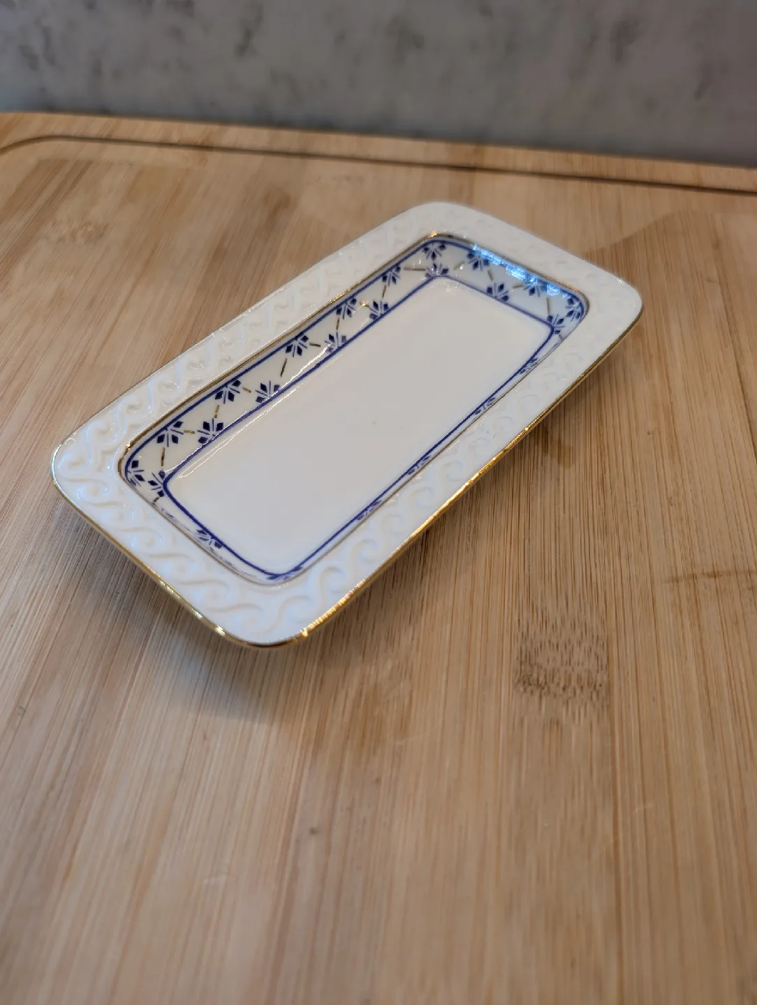 Wellington Castle Royal Class Porcelain Ring Dish thumbnail