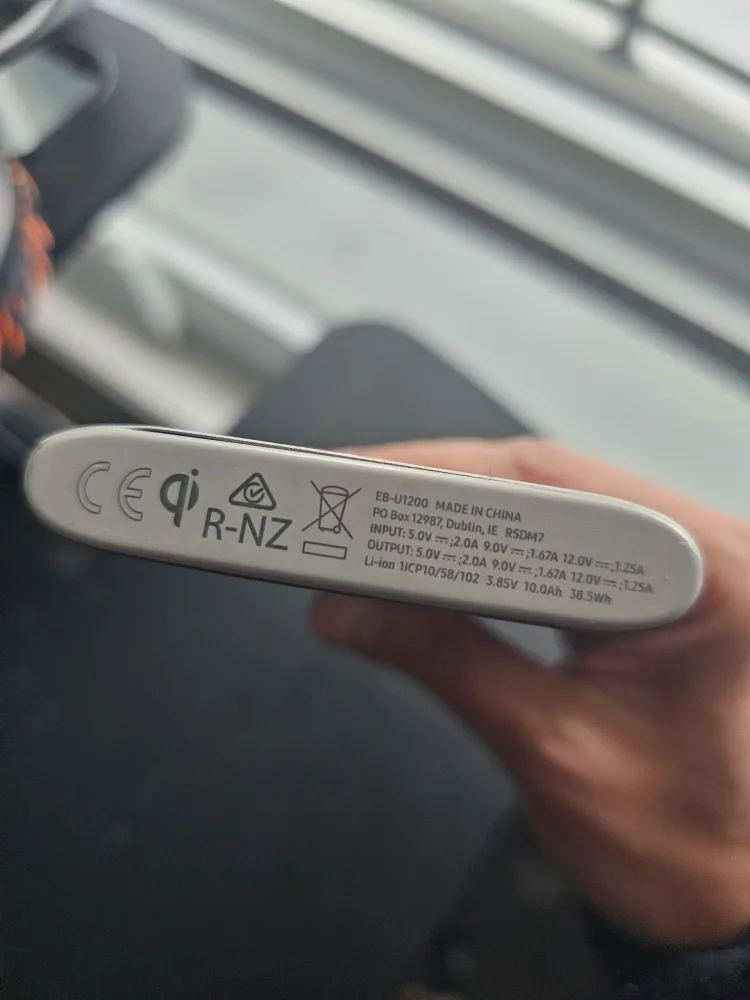 Samsung EB-U1200 Wireless Charger Power Bank image indicator(3)