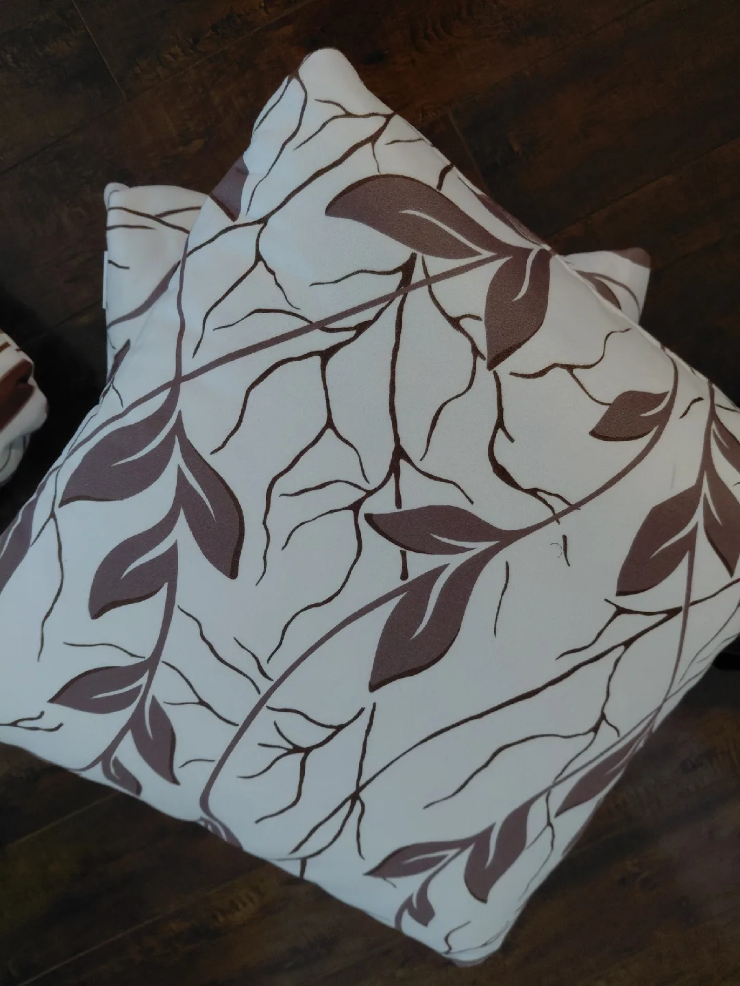 4 garden print cushions image indicator(2)