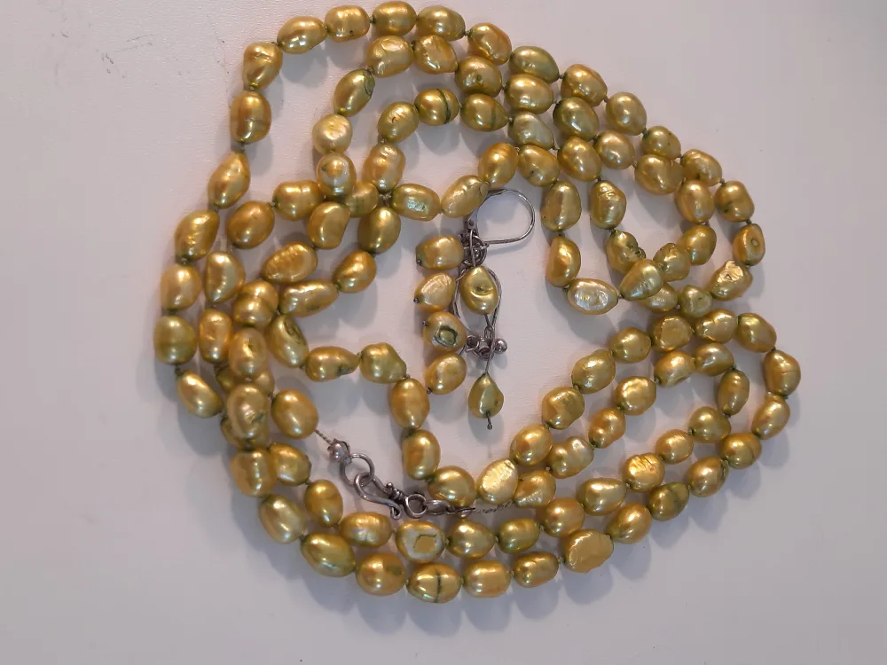 Golden Pearl Necklace & Sterling Silver (.925) Earrings Set image indicator(2)