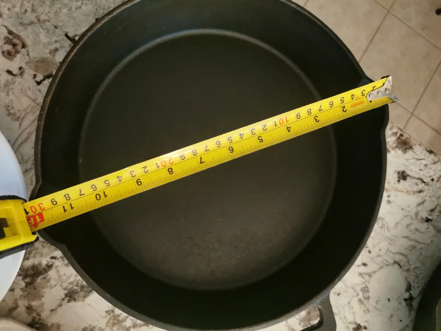 Cast Iron Skillet - 12 inch image indicator(2)