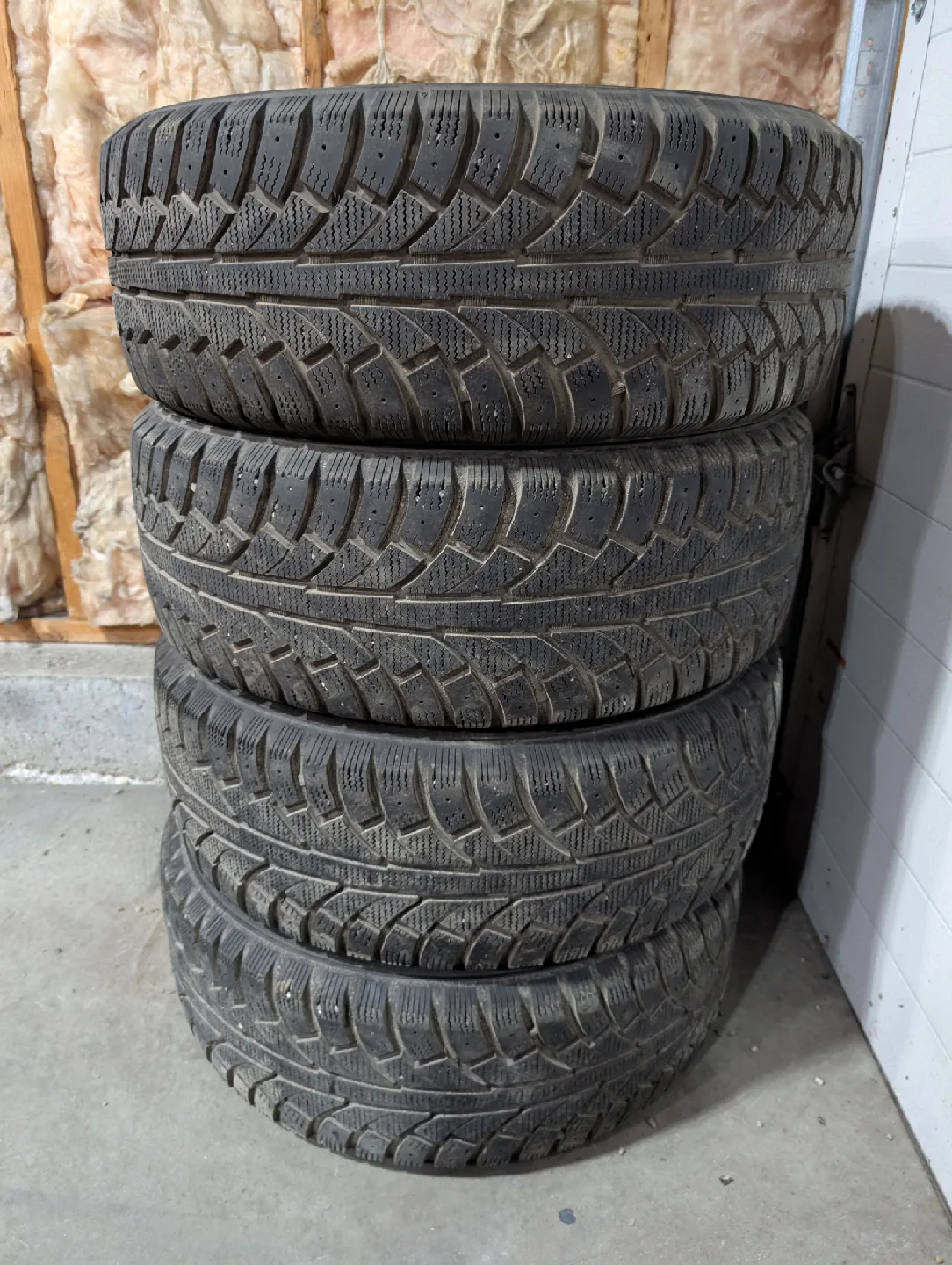 (4)-215/50R17 Winter Tires Steel Rims 2017 Toyota Corolla image indicator(10)