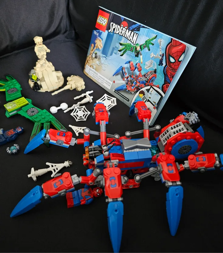LEGO Retired Set #76114 - Spider-Man's Spider Crawler image indicator(2)