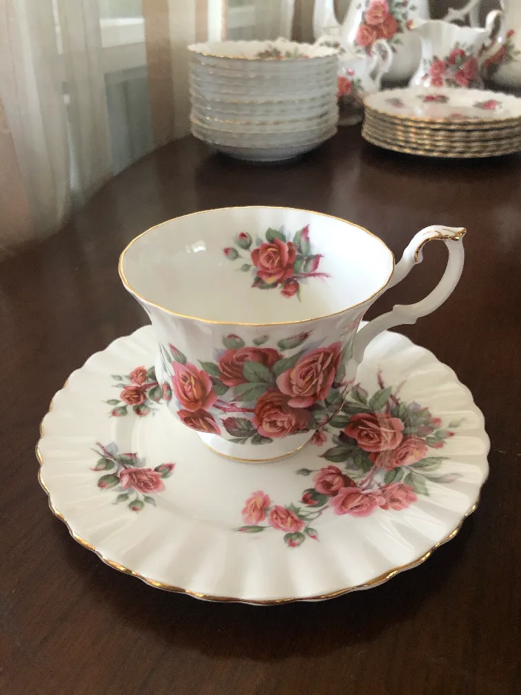 Royal Albert Centennial Rose China Set image indicator(7)