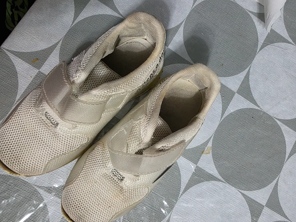 Kids' Light-Up Running Shoes - 🥕 image indicator(2)