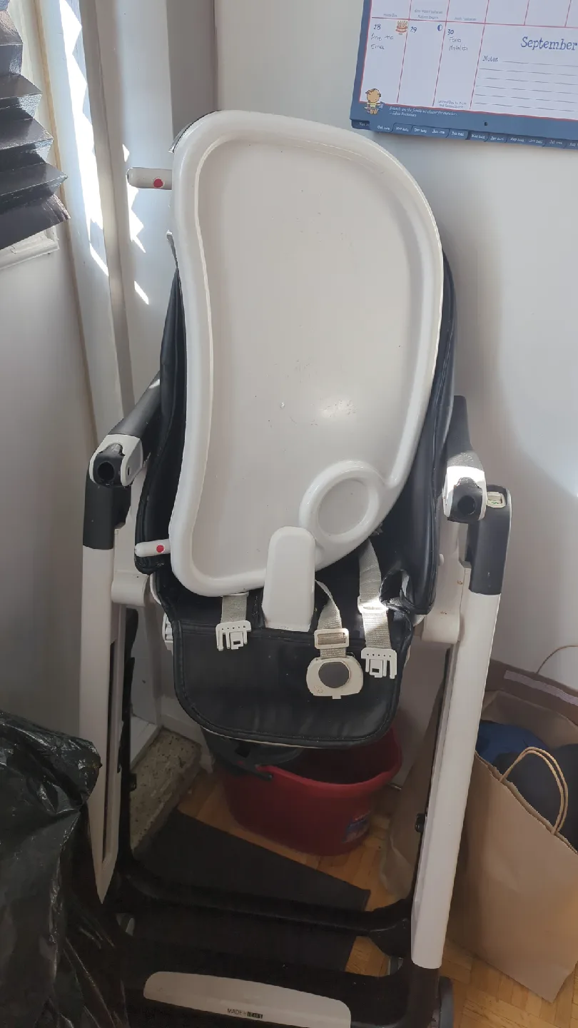 Peg Perego Siesta High Chair - Black image indicator(2)