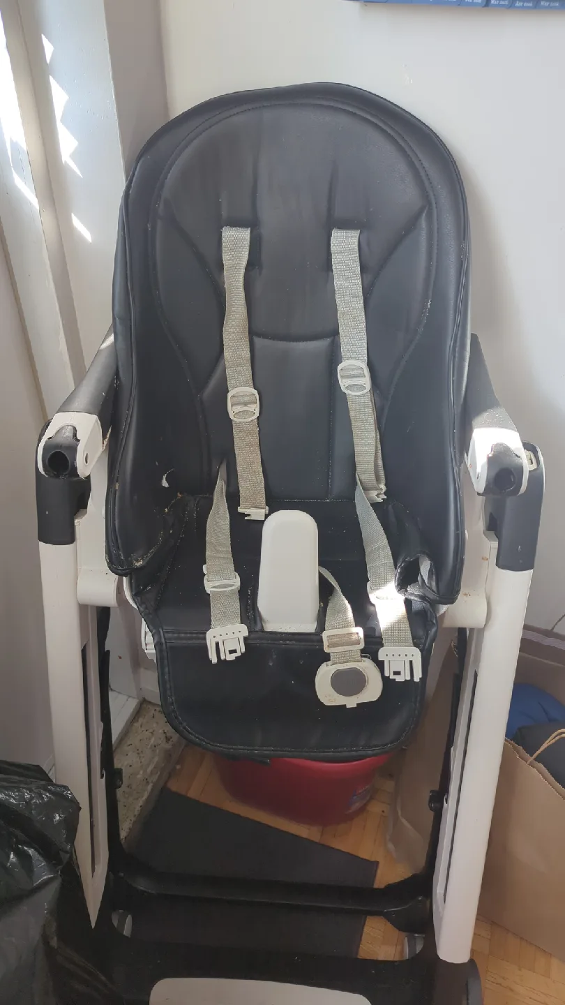 Peg Perego Siesta High Chair - Black image indicator(4)