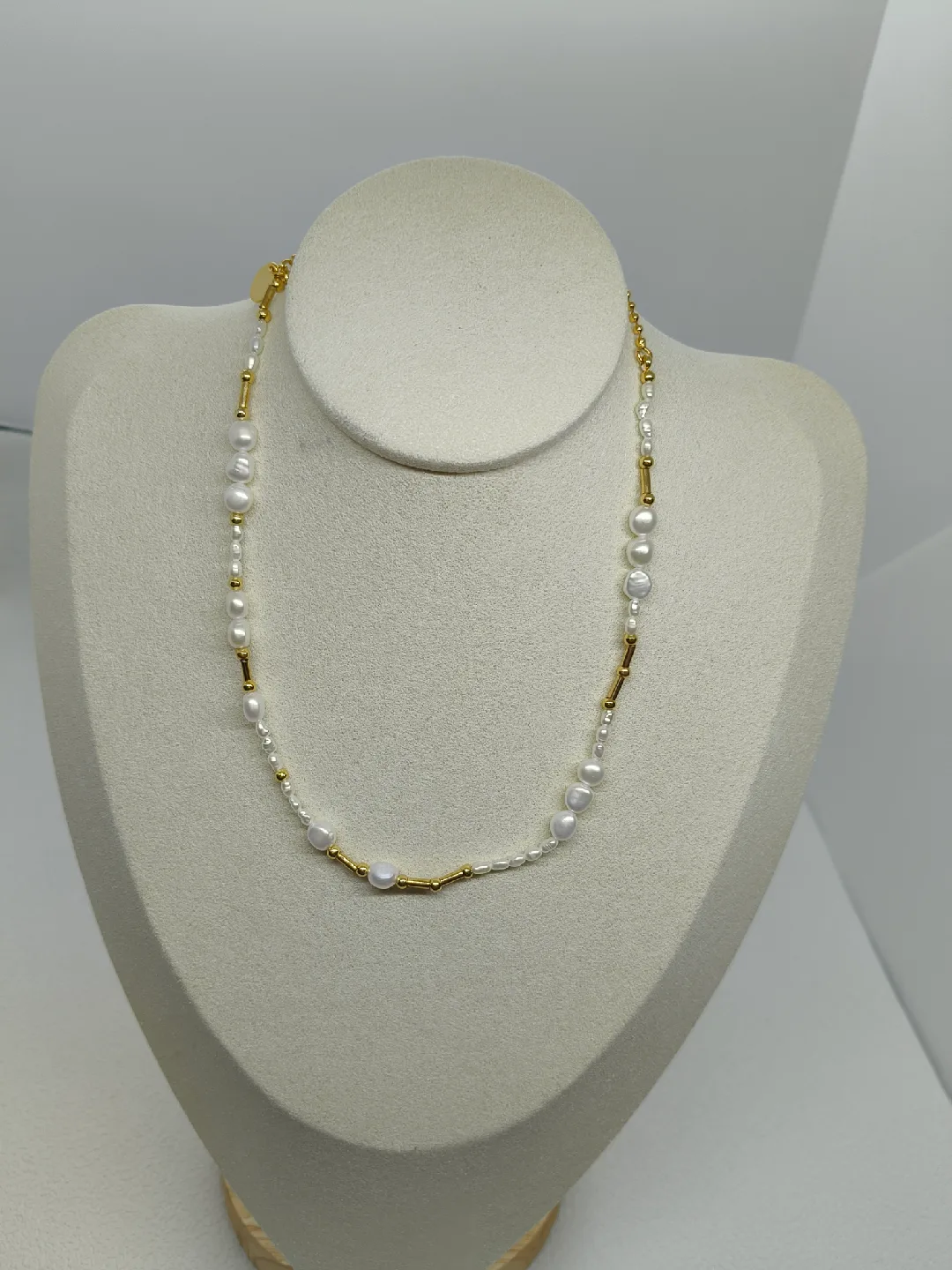 Pearl and Gold plating Necklace image indicator(3)