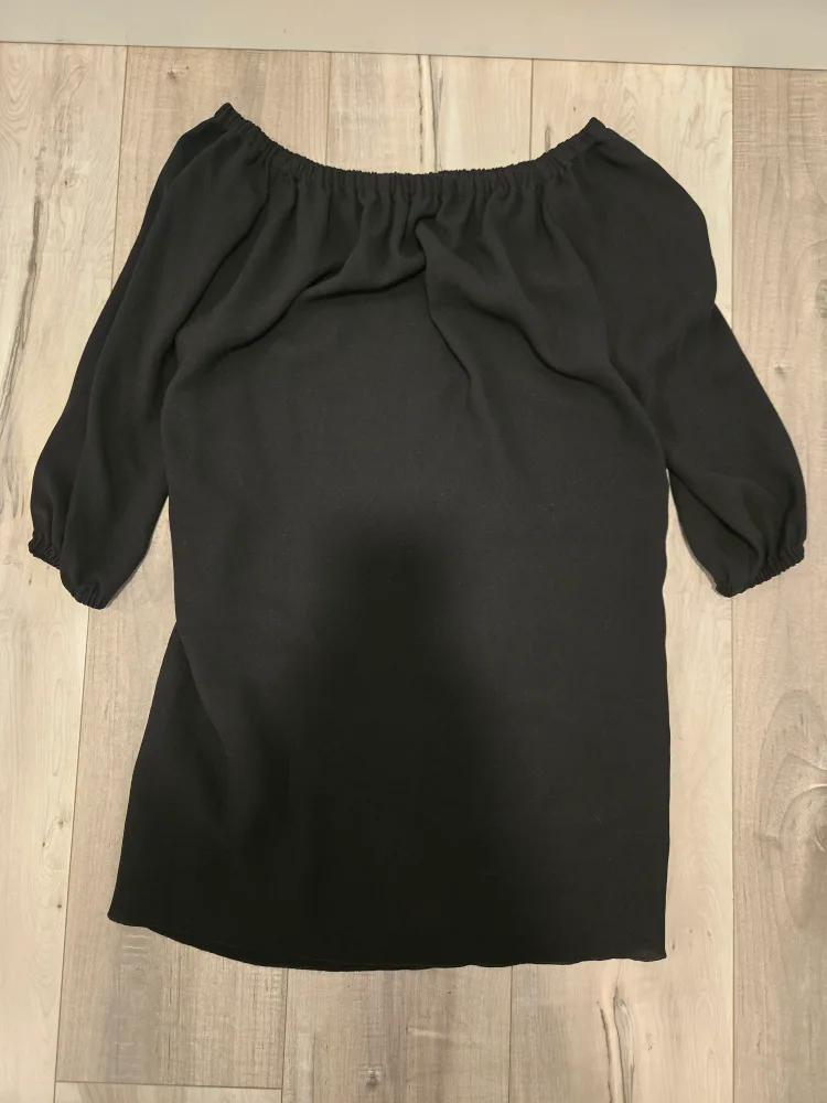 wilfred Black Off-the-Shoulder Dress thumbnail