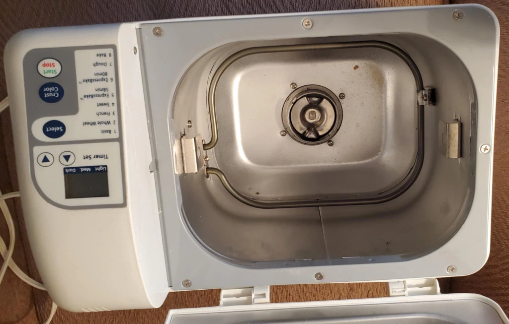 Sunbeam ExpressBake Breadmaker - photo 3