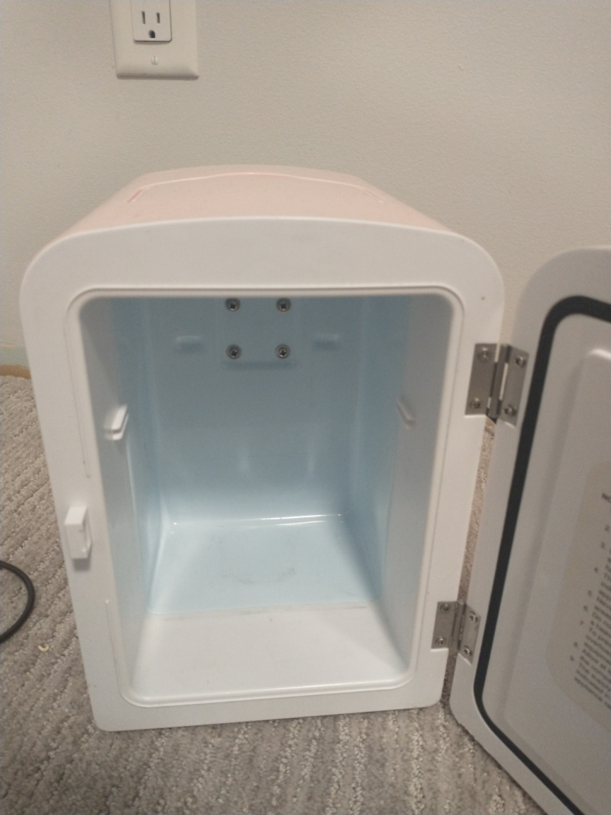 pink mini fridge - photo 2