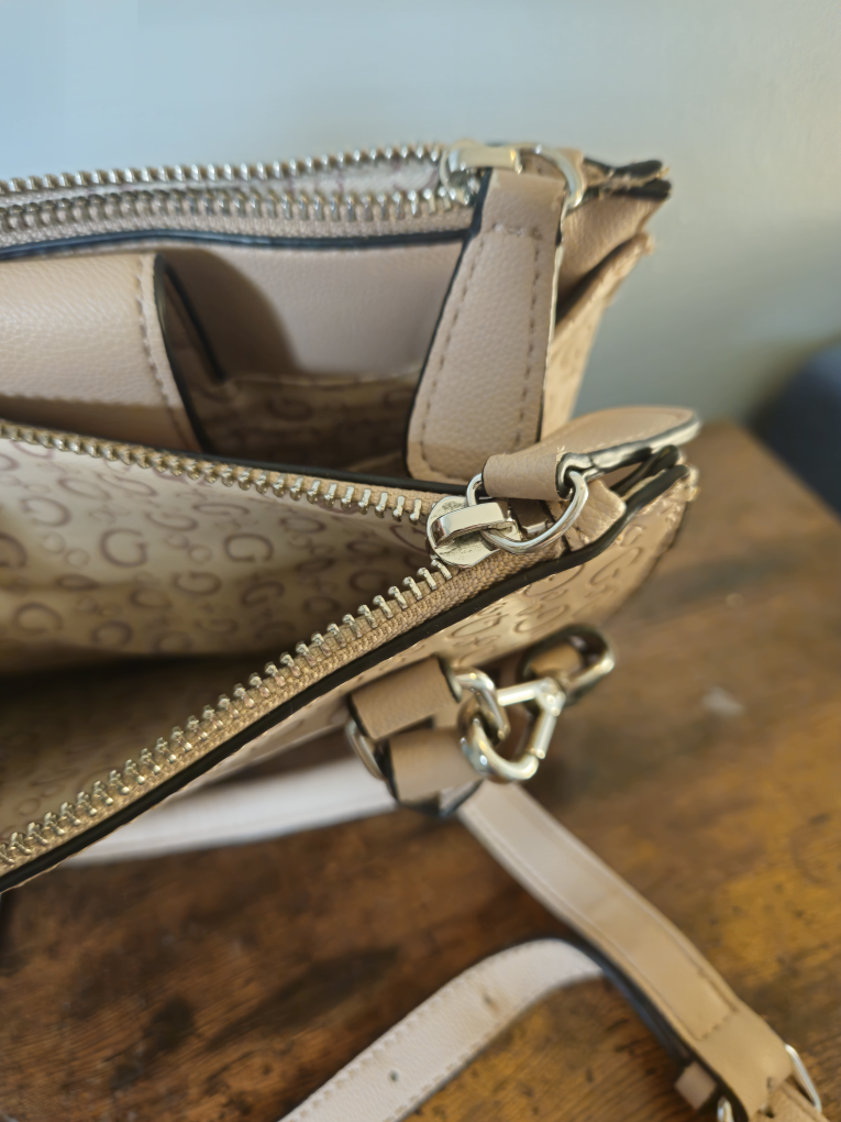Guess Beige Monogram Handbag - photo 5
