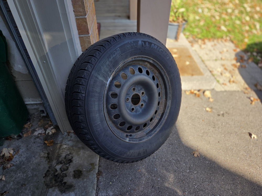 Michelin 225/65R17 Winter Tires Set of 4 with rims. - photo 2