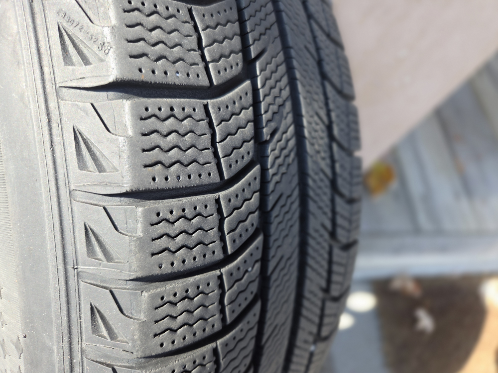 Michelin 225/65R17 Winter Tires Set of 4 with rims. - photo 4