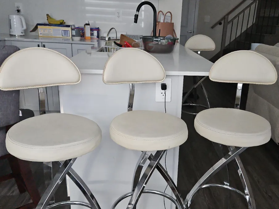 Set of 3 Bar Stools - Cream & Chrome 🥕 image indicator(2)