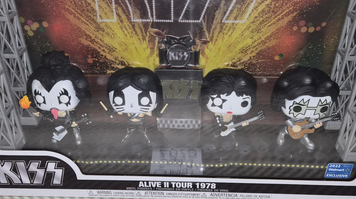 Kiss Funko pop deluxe set Walmart exclusive thumbnail