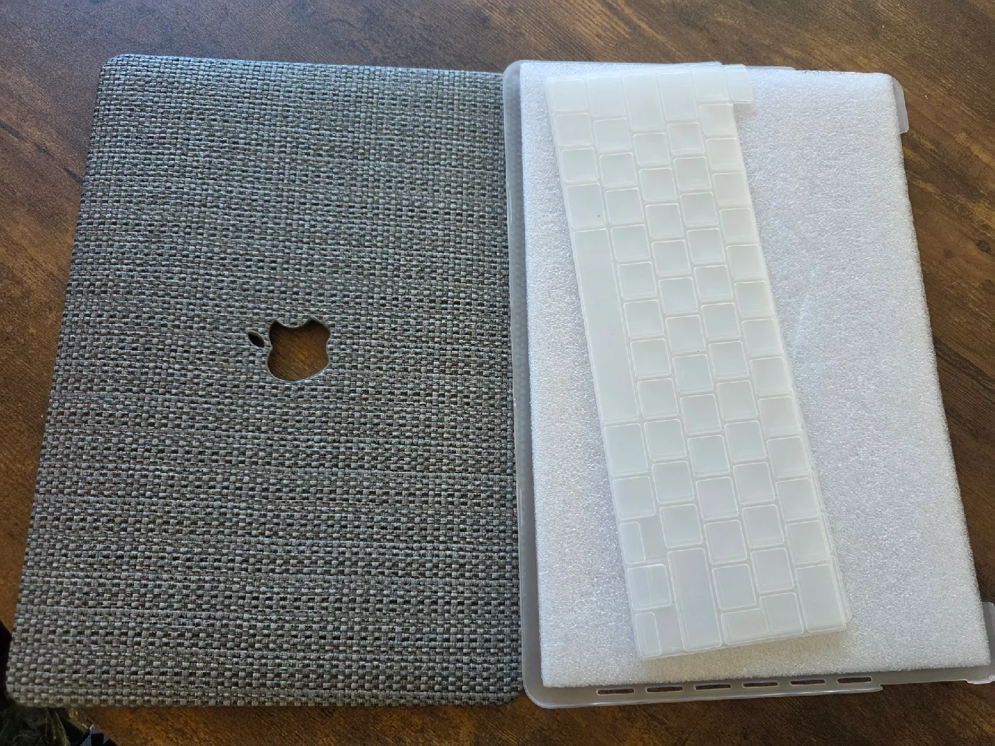 Apple Macbook Case & Keyboard Cover 13" image indicator(2)