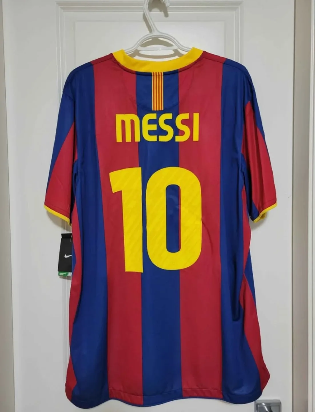 FC Barcelona 2010/2011 Home Messi Jersey Size XL thumbnail