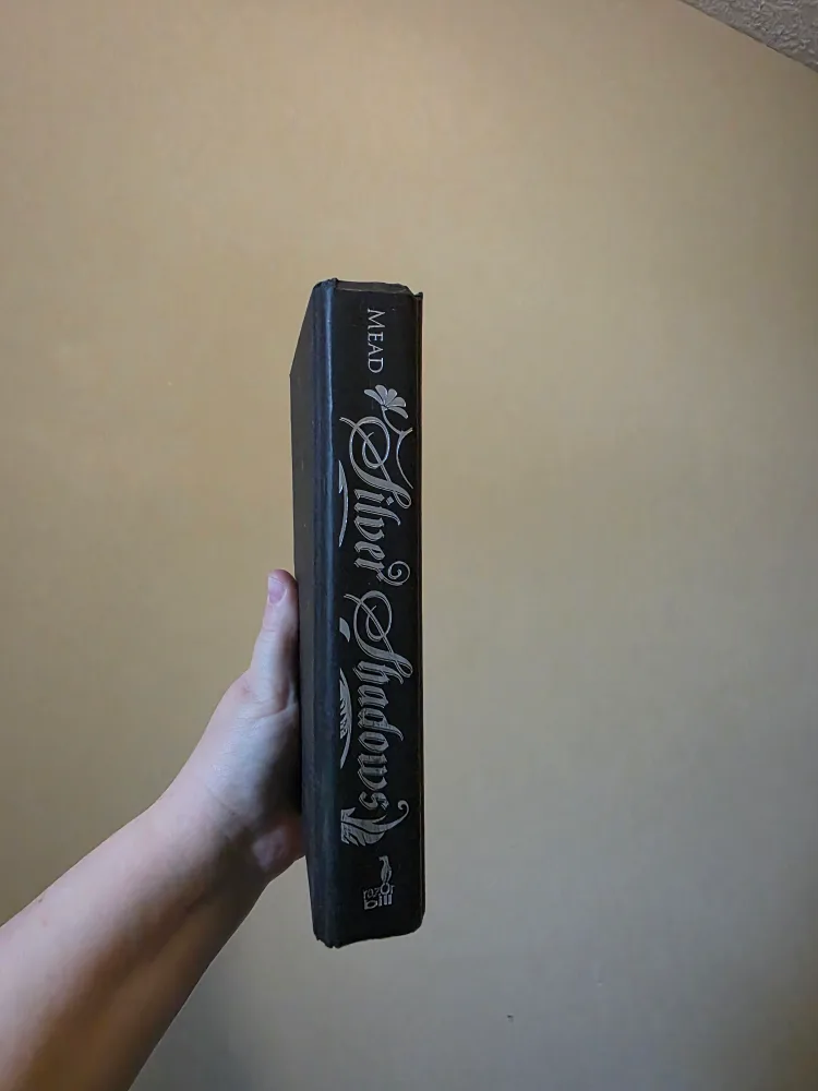 Silver Shadows: A Bloodlines Novel by Richelle Mead thumbnail
