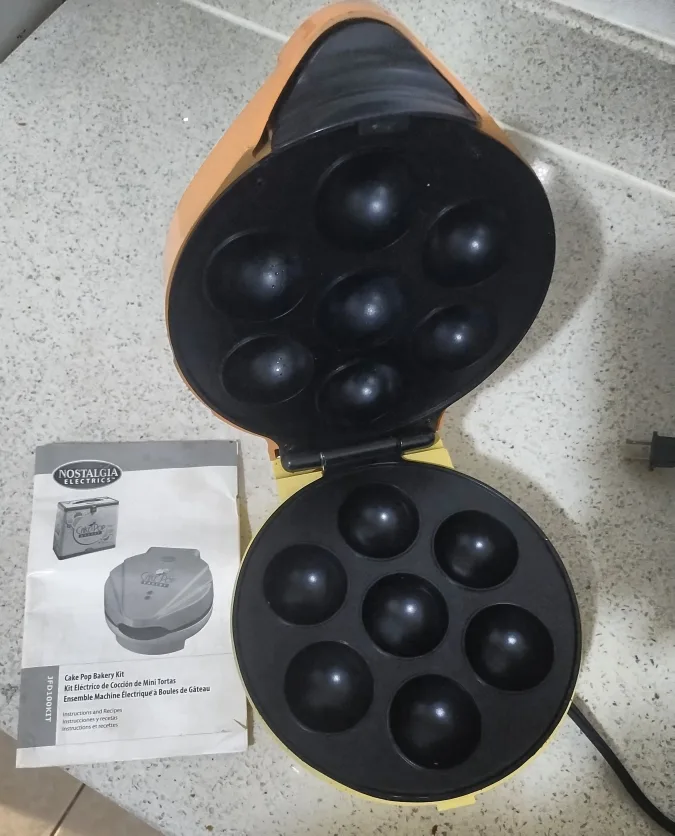 Nostalgia Cake Pop Bakery Kit w/ Tin image indicator(3)