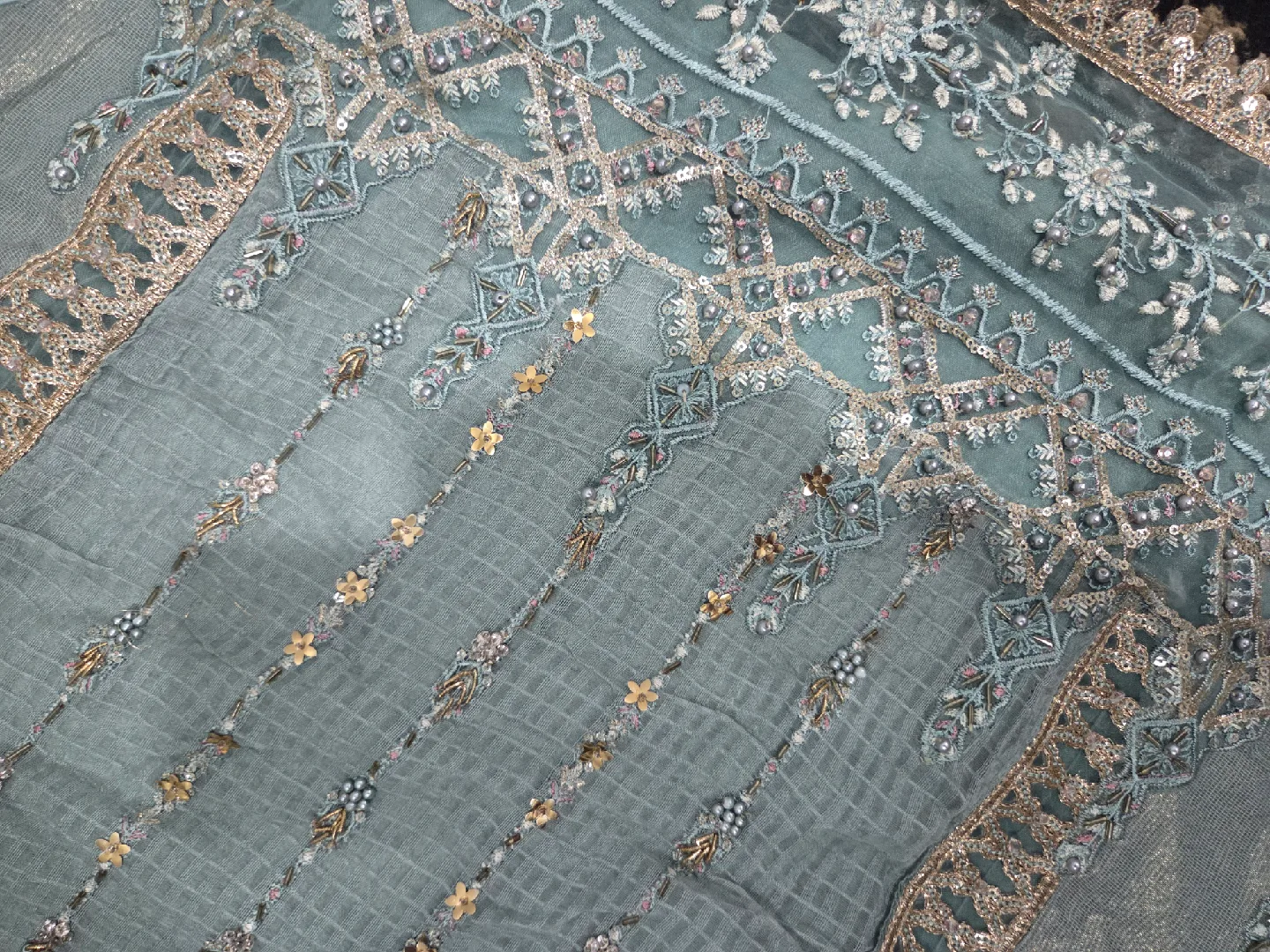 Embroidered Pakistani Salwar Kameez - Size Medium image indicator(4)