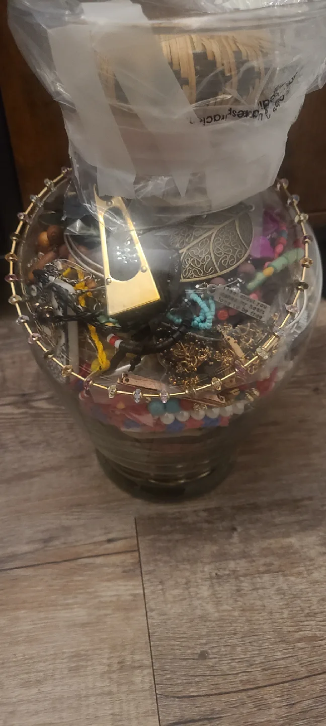 Jar of Assorted Jewellery image indicator(3)