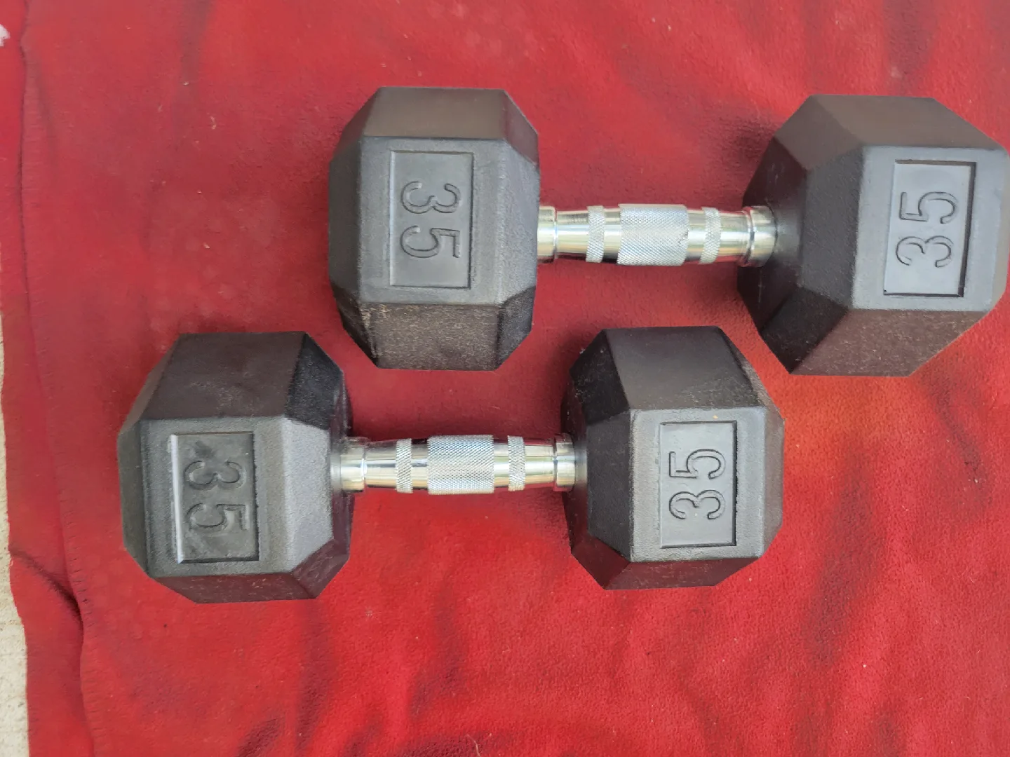 SET OF 35LB RUBBER COATED HEXHEAD DUMBBELLS  TOTAL 70LB. thumbnail