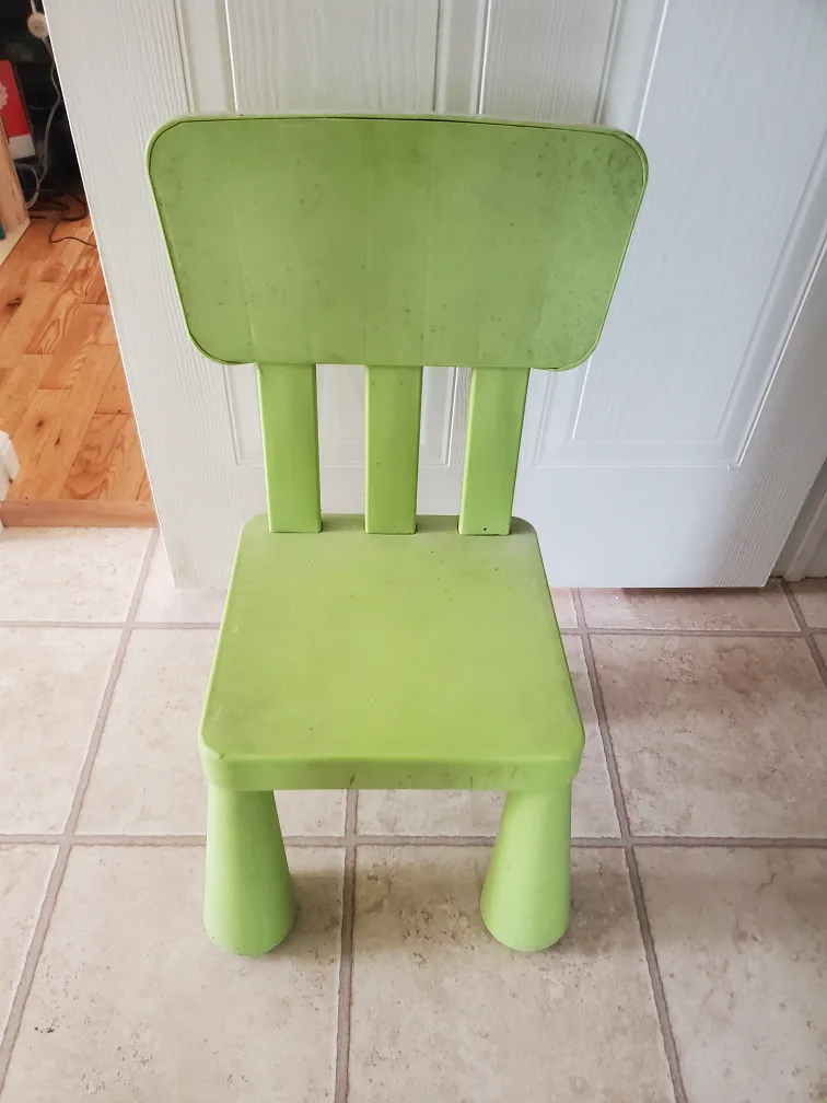 IKEA Mammut Children's Chair🥕 thumbnail