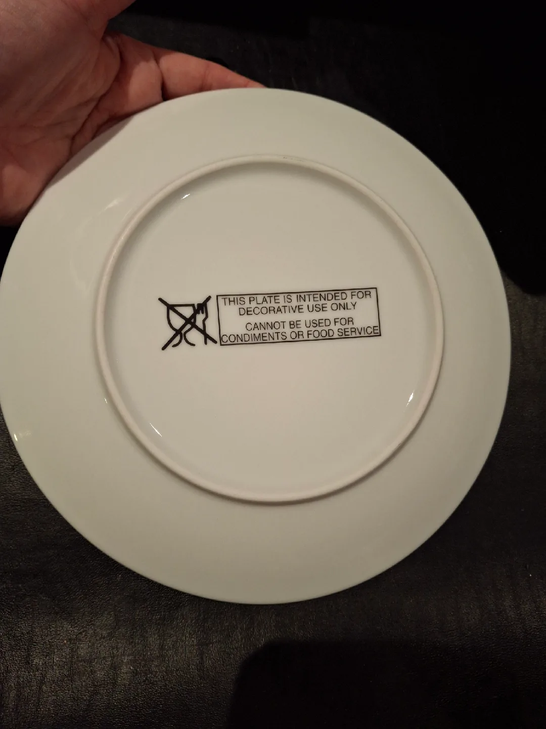 Toronto Maple Leaf plate with stand. image indicator(2)
