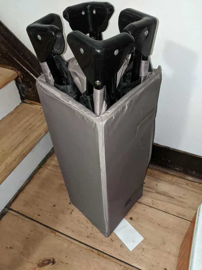 Avalon Playpen *Barely Used*      *Like Brand New* image indicator(5)