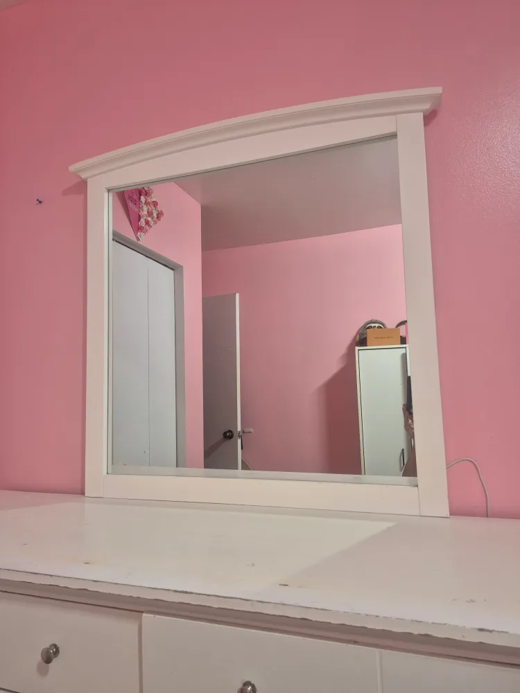 White Dresser with Mirror image indicator(5)