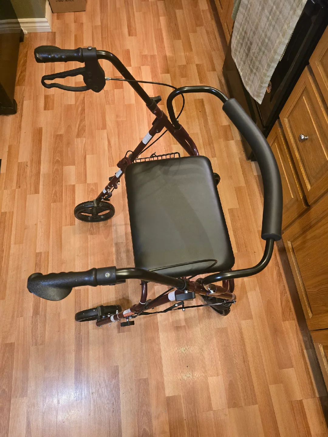 Medline Heavy Duty Rollator Walker with Seat image indicator(5)